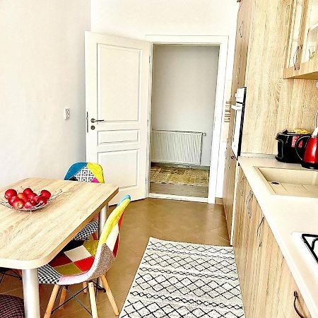 Sisi Appartement Suceava Buitenkant foto
