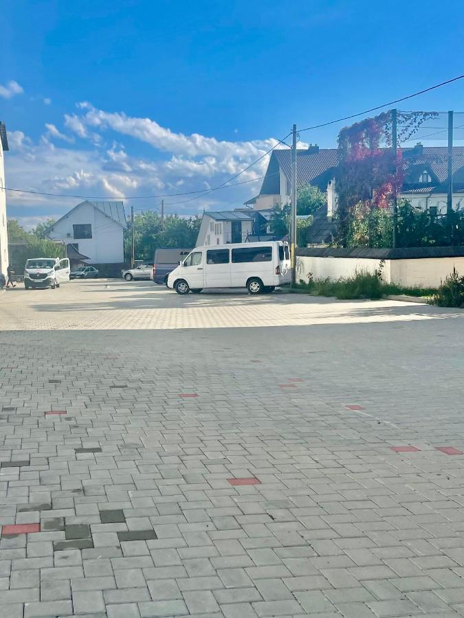 Sisi Appartement Suceava Buitenkant foto