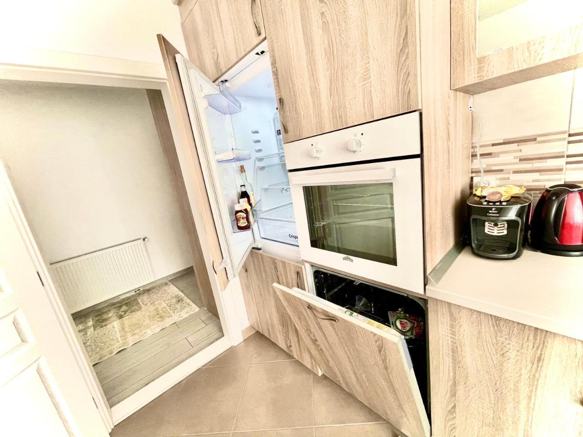Sisi Appartement Suceava Buitenkant foto