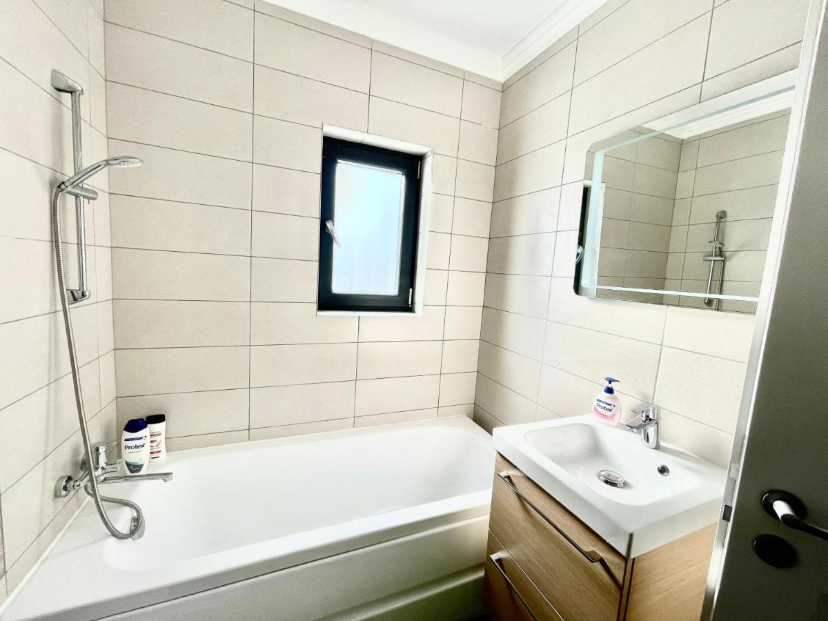 Sisi Appartement Suceava Buitenkant foto