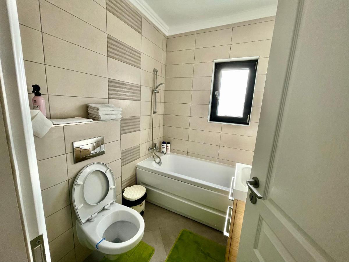 Sisi Appartement Suceava Buitenkant foto